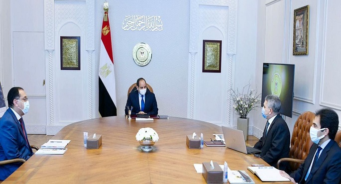 الرئيس السيسي يعقد اجتماعا مع أسامة ربيع ويوجه بتطوير قناة السويس ومجراها الملاحي ومرافقها