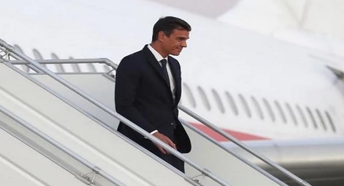 رئيس الحكومة الأسبانية يصل بالمغرب