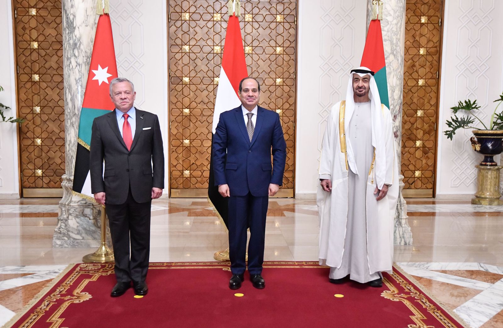 الرئيس السيسي يؤكد تطلع مصر إلى تعزيز التعاون البناء مع الأردن والإمارات