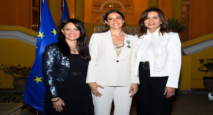 بالصور .. وزيرة التعاون تشهد منح السوبرانو المصرية فرح الديباني وسام الآداب والفنون “فارس” من وزارة الثقافة الفرنسية