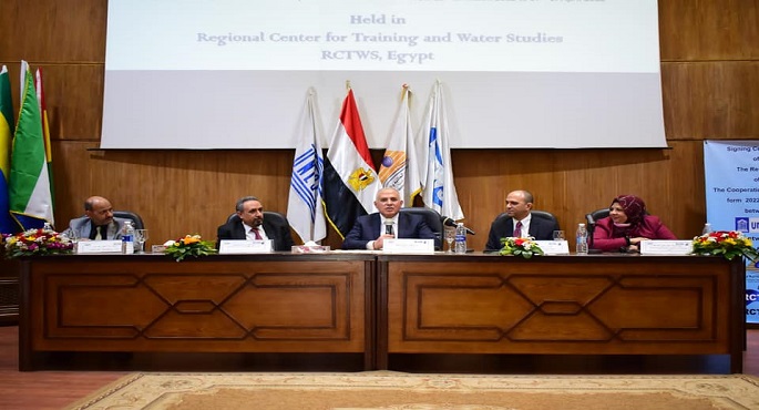 بالصور .. وزير الري يوزع شهادات إتمام البرنامج التدريبي “الإدارة المتكاملة للمياه في ظل التغيرات المناخية و المياه الجوفية”لمتدربين من 22 دولة