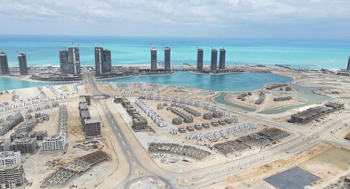 بالصور .. وزير الإسكان يتابع الموقف التنفيذى للمشروعات المختلفة الجارى تنفيذها بمدينة العلمين الجديدة