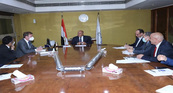 بالصور .. وزير النقل يضع اللمسات النهائية لتنفيذ أكبر ورشة مفاتيح للسكك الحديدية في الشرق الأوسط
