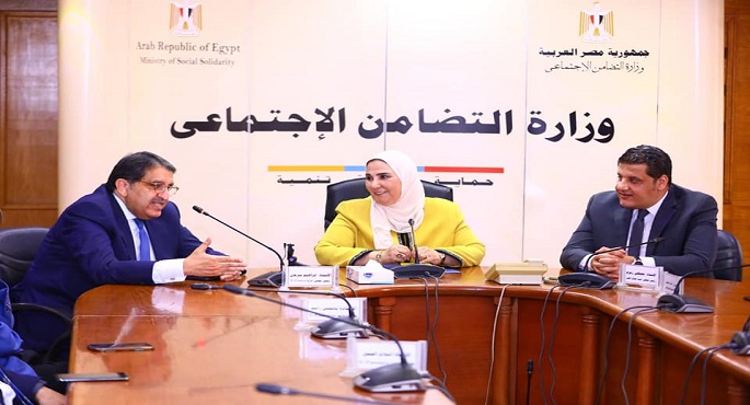بالصور .. القباج تشهد توقيع بروتوكول تعاون بين “صناع الخير”و”اي فاينانس” لتطوير وتأهيل قرية الفارسية بالأقصر