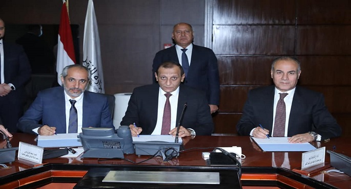 بالصور .. وزير النقل يشهد توقيع مذكرة تعاون مع مجموعة موانئ أبو ظبى التابعة لشركة أبوظبي القابضة