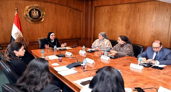 بالصور.. نيفين جامع تبحث مع جمعية سيدات أعمال مصر سبل مساندة الوزارة لمجتمع الاعمال والمستثمرين
