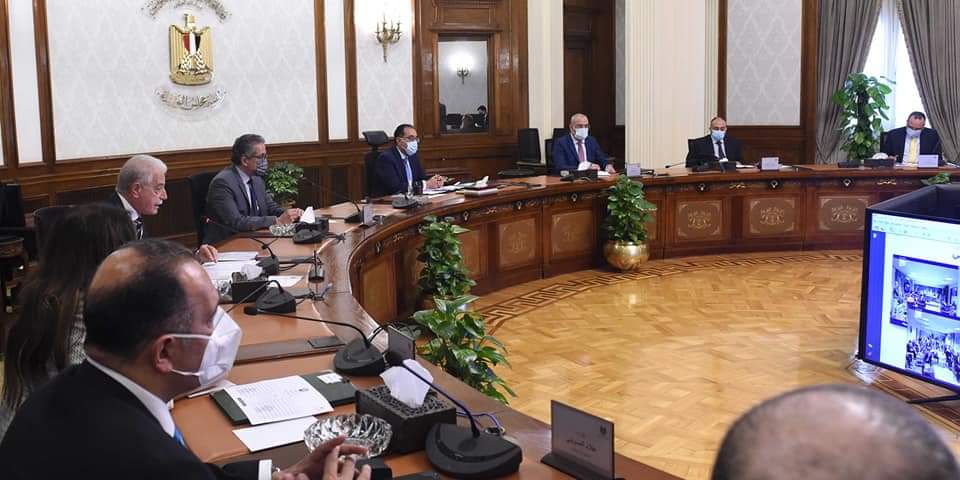 رئيس الوزراء يتابع الجهود المبذولة للتعامل مع مشكلات المستثمرين السياحيين المتعثرين بشرم الشيخ
