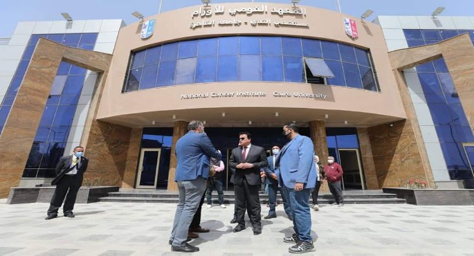 بالصور.. خالد عبد الغفار يتفقد أعمال التطوير بمستشفى الثدي التابع للمعهد القومي للأورام