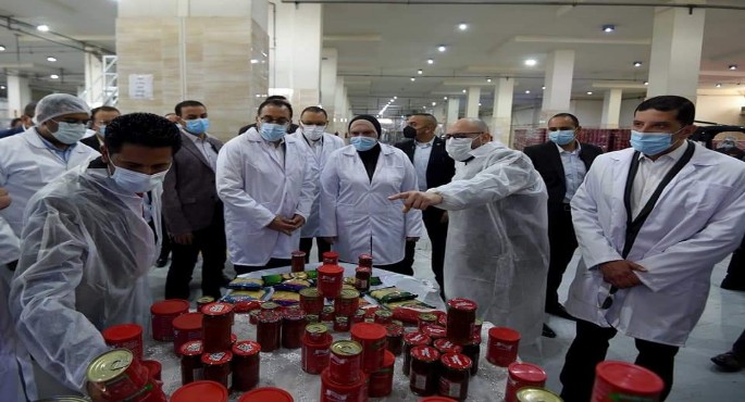 بالصور.. رئيس الوزراء يتابع جولته بالعاشر من رمضان ويتفقد مقر مجموعة شركات المصرية السويسرية