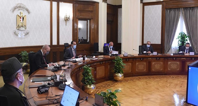 بالصور.. رئيس الوزراء يتابع تنفيذ مشروعات الإسكان والطرق والمحاور بالإسكندرية
