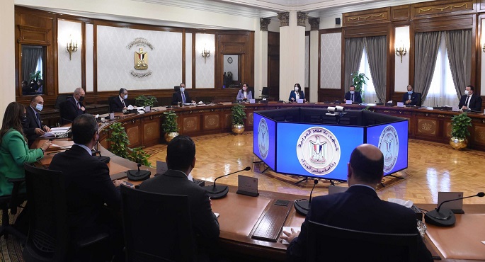 بالصور.. رئيس الوزراء يعقد اجتماعا لمتابعة موقف مشروعات الهيدروجين الأخضر