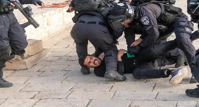 قوات الاحتلال الإسرائيلي تعتقل 15 فلسطينيا من الضفة الغربية