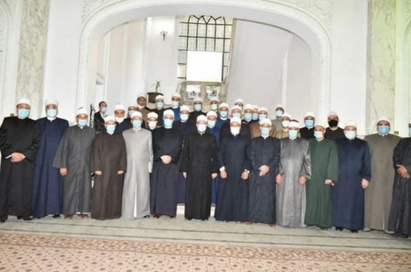 بالصور.. وزير الأوقاف يلتقي مجموعات من شباب الأئمة المتميزين