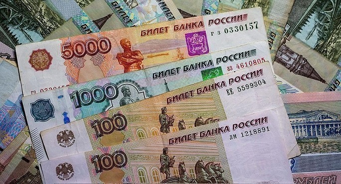 وزير المالية الروسي يؤكد أن بلاده ستسدد التزاماتها المالية بموجب سندات دولية بالروبل