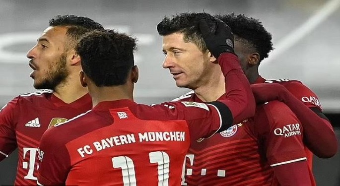 بايرن ميونخ يتخطى بيلفيلد ويقترب من التتويج بلقب الدوري الألماني