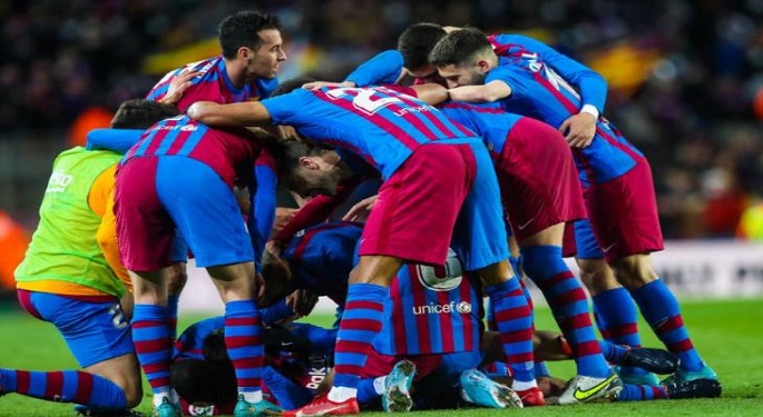 بيدري يقود برشلونة لفوز صعب على إشبيلية والتقدم لوصافة الدوري الإسباني