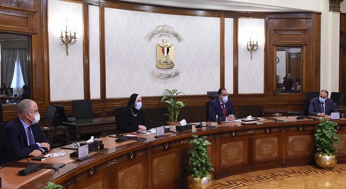 بالصور.. رئيس الوزراء يتابع موقف توافر السلع ومستلزمات الإنتاج