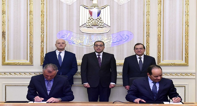 بالصور.. رئيس الوزراء يشهد مراسم التوقيع على اتفاق للتعاون في مجال الغاز الطبيعي وتصديره بين إيجاس المصرية وإيني الإيطالية
