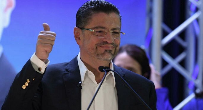انتخاب رودريجو تشافيز رئيسًا لكوستاريكا