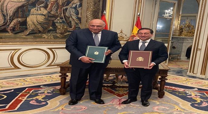 بالصور.. وزير الخارجية ونظيره الأسباني يوقعان مذكرة تفاهم للتعاون في مجال الدراسات الدبلوماسية