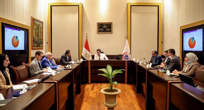 بالصور.. عبد الغفار يتابع الموقف التنفيذي للمشروع القومي لتنمية الأسرة المصرية