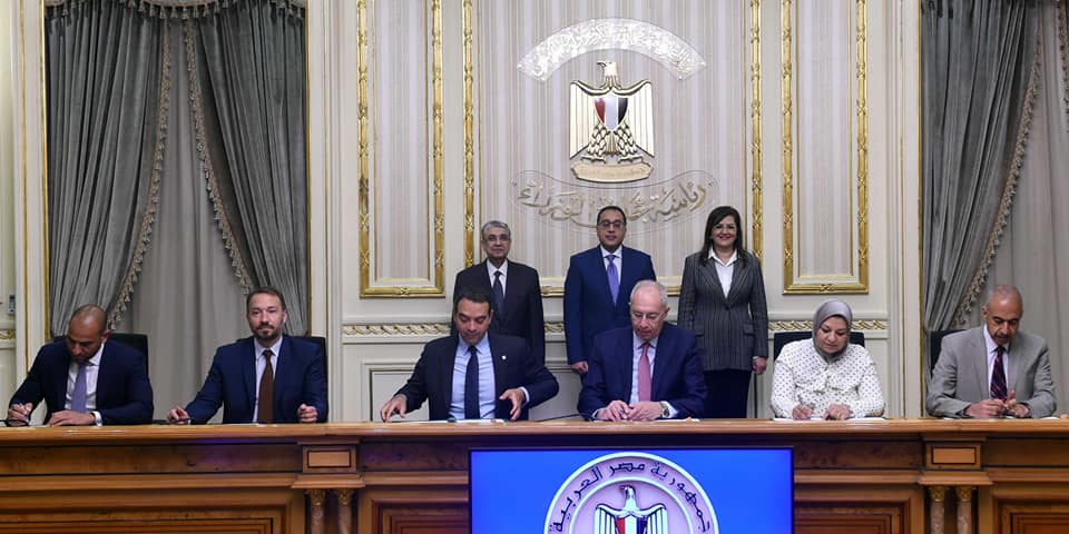 بالصور .. رئيس الوزراء يشهد توقيع مذكرة تفاهم بين المنطقة الاقتصادية لقناة السويس وتحالف الوقود الأخضر باستثمارات 3 مليارات دولار
