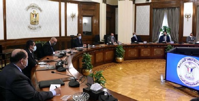 بالصور.. مدبولي يناقش مع المطورين العقاريين آليات التعامل مع تداعيات الأزمة العالمية على القطاع العقاري
