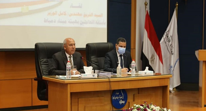 بالصور.. وزير النقل يزور ميناء دمياط لمتابعة معدلات تنفيذ المشروعات