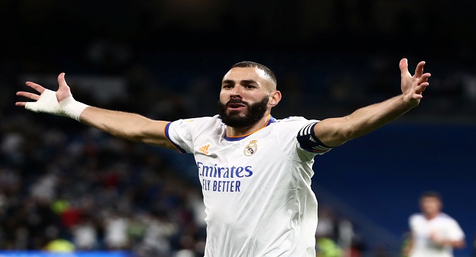 صلاح وماني يغيبان عن التشكيل المثالي لدوري أبطال أوروبا.. وبنزيما يحصد جائزة أحسن لاعب