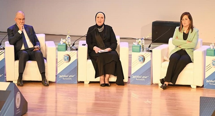نيفين جامع: قطاع الصناعة يحظى باهتمام غير مسبوق من القيادة السياسية والحكومة