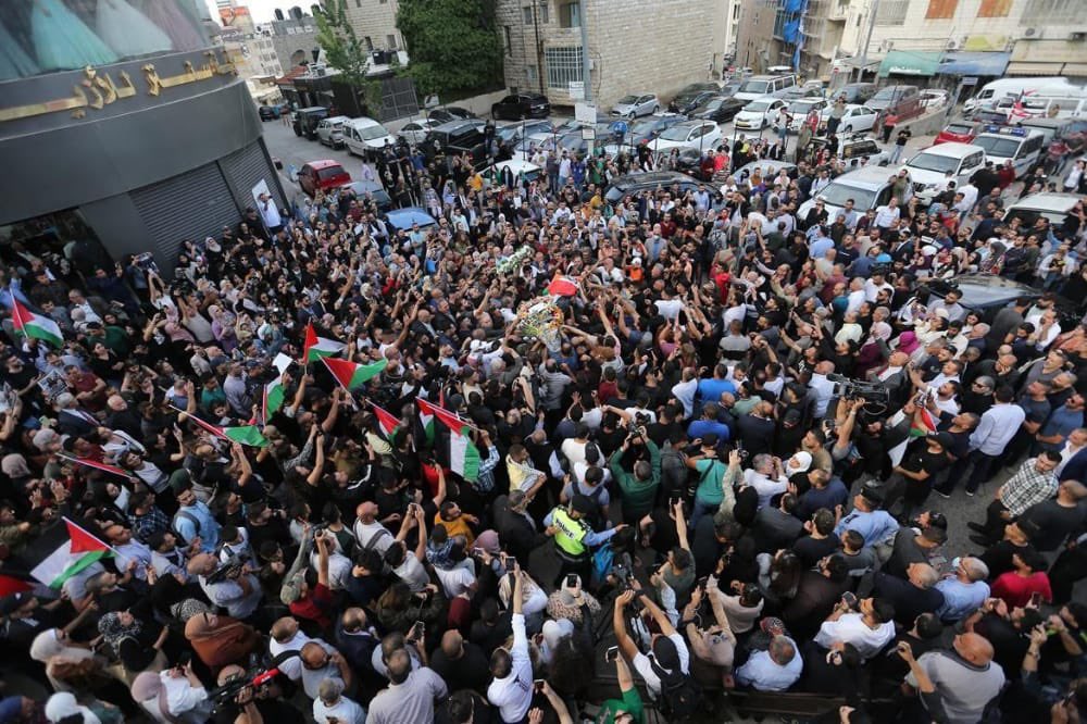 الرئيس الفلسطيني يمنح «أبو عاقلة» وسام القدس.. ويؤكد: سنلاحق قاتليها في المحكمة الجنائية الدولية