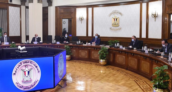 بالصور .. رئيس الوزراء يستعرض فرص الاستثمار الصناعي لتعميق التصنيع المحلي