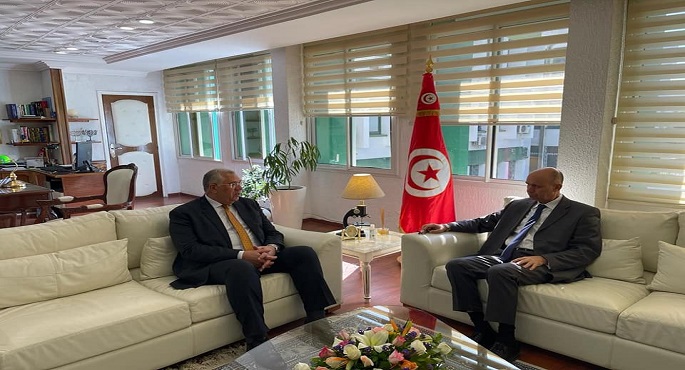 بالصور.. وزير الزراعة يبحث مع وزير الفلاحة التونسي سبل التعاون بين البلدين