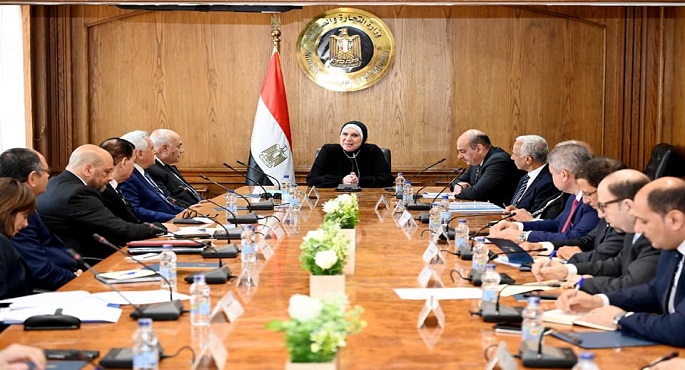 بالصور .. نيفين جامع تترأس الاجتماع الاول لمجلس الصناعات النسيجية بعد إعادة تشكيله