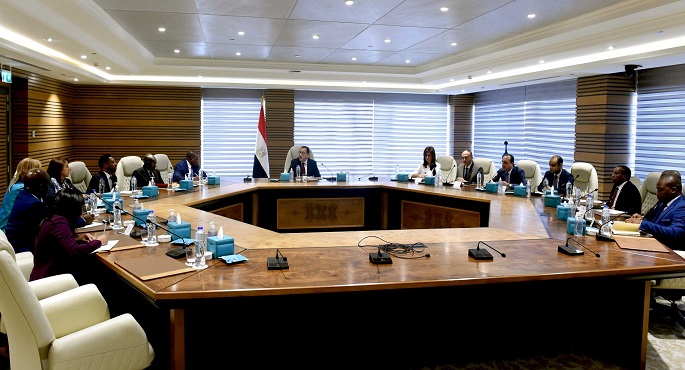 بالصور.. خلال لقائه المفوض الإفريقي للشئون الاقتصادية .. مدبولي: الأزمات العالمية لم تجعل أمام أفريقيا خيارًا سوى تسريع وتيرة التكامل والاكتفاء الذاتي