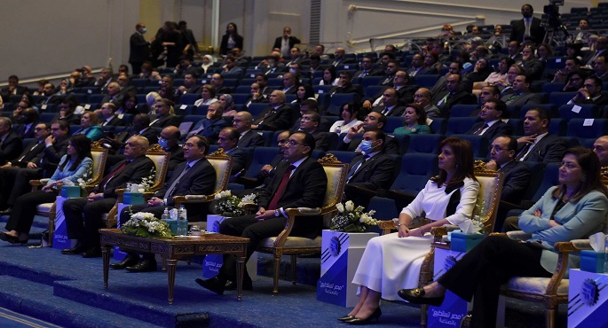 بالصور.. رئيس الوزراء يشارك في فعاليات مؤتمر “مصر تستطيع … بالصناعة” تحت رعاية الرئيس السيسي