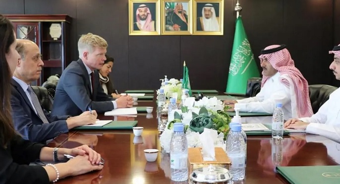 الرياض: نؤيد حلا سياسيا شاملا باليمن