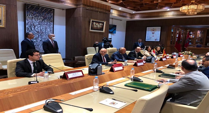 بالصور.. شكري يعقد مباحثات بالرباط مع رئيس مجلس النواب المغربي