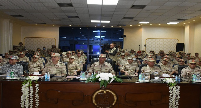 بالفيديو والصور.. وزير الدفاع يشهد المرحلة الرئيسية لمشروع مراكز القيادة التعبوي “خالد – 20”