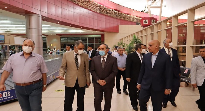 بالصور .. وزير الطيران يتفقد مطار شرم الشيخ ويوجه بتقديم كافة التسهيلات لضيوف مصر