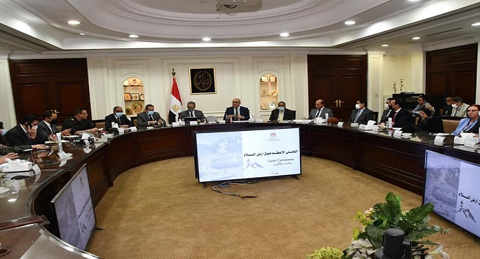 بالصور ..وزيرا الإسكان والسياحة والآثار يترأسان اجتماع اللجنة الوطنية لمتابعة مشروع تطوير موقع التجلي الأعظم بسانت كاترين