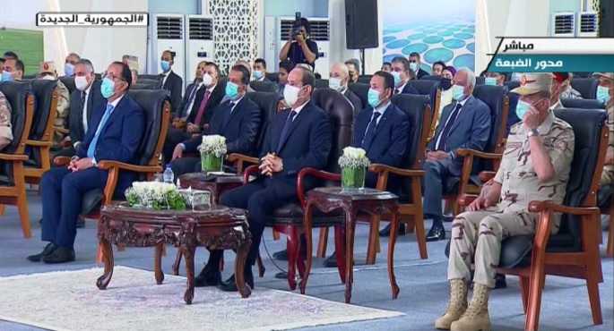 الرئيس السيسي يقوم بجولة تفقدية لمشروع مستقبل مصر للإنتاج الزراعى
