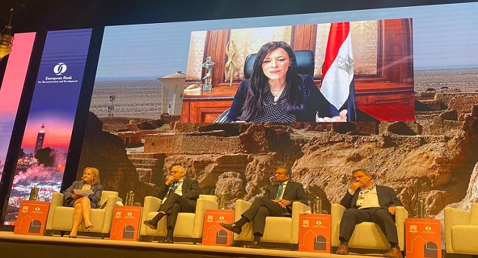 المشاط تستعرض إجراءات الحكومة لتعزيز الإدارة المستدامة للموارد المائية
