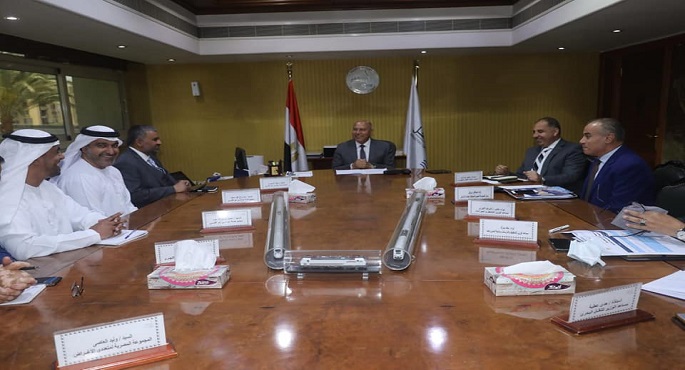 بالصور .. وزير النقل يلتقى وفد مجموعة موانىء ابو ظبي لبحث التعاون في مجال النقل النهري
