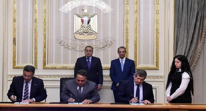 بالصور ..مدبولي يشهد مراسم توقيع بروتوكول تعاون بين الهيئة القومية للبريد والاتحاد العام لنقابات عمال مصر وشركة مصر للتأمين