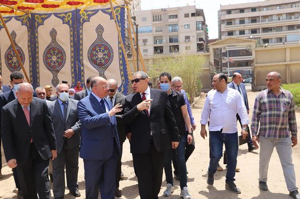 بالصور..سعفان ومحافظ القاهرة يتفقدان مقر قبول طلبات الترشح للانتخابات النقابية العمالية