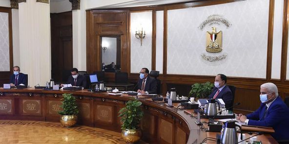 بالصور.. رئيس الوزراء يتابع الموقف التنفيذي لمشروع التأمين الصحي الشامل