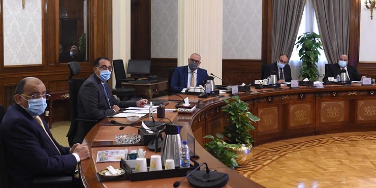 بالصور..رئيس الوزراء يتابع موقف تقنين أوضاع اليد على أراضى الدولة وموقف التصالح فى مخالفات البناء
