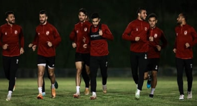 الأهلي يخوض مرانه الأول في الجزائر استعدادا لمباراة وفاق سطيف
