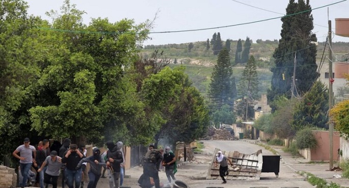 في الذكرى الـ74 للنكبة .. إصابة عشرات الفلسطينيين بمواجهات مع قوات الاحتلال بالضفة الغربية
